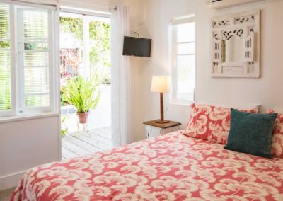 beautiful accommodation port douglas